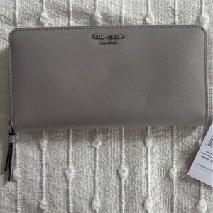 Kate spade pebble gray wallet with zipper